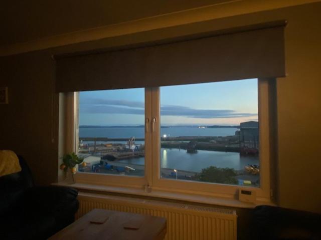 Burnt Island 2 Bed With Stunning Views *