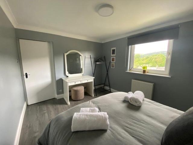 Burnt Island 2 Bed With Stunning Views *